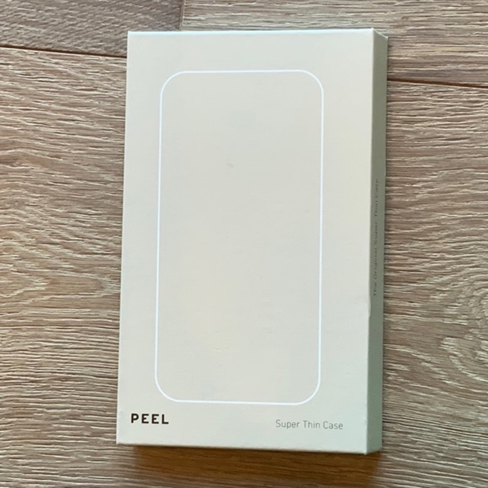 NWT Peel Super Thin iPhone 13 clear case